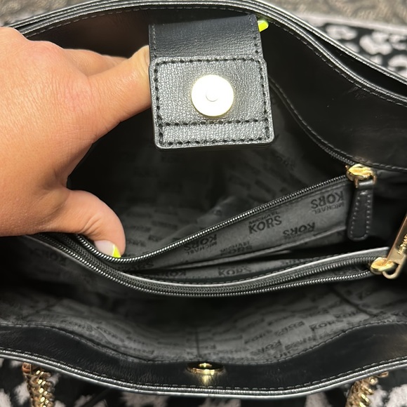 Michael Kors Purse and wallet - Picture 4 of 6